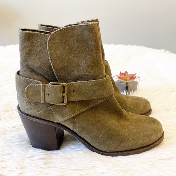 BCBG Generation Forest Green Suede Buckle heel ankle booties women size 6 - Picture 2 of 7